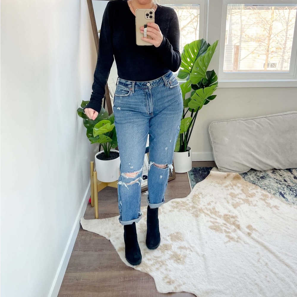 Abercrombie and Fitch Mom Jean - 29 // 8